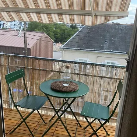 Luminous 85m With Garden